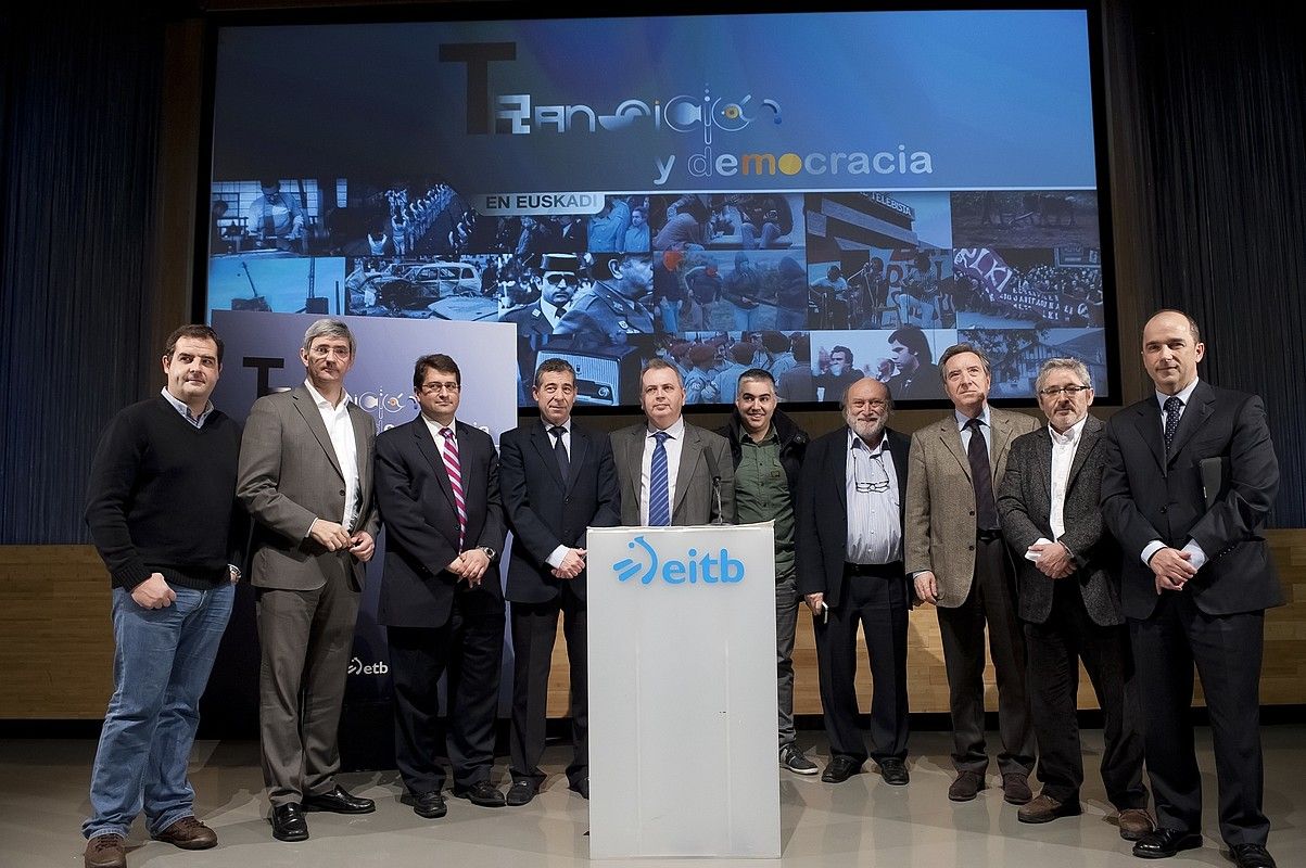 Bilbon aurkeztu dute dokumental saio berria, eta ekitaldian Iñaki Gabilondo aurkezleak parte hartu du. ETB. Bilbon aurkeztu dute dokumental saio berria, eta ekitaldian Iñaki Gabilondo aurkezleak parte hartu du. ETB.