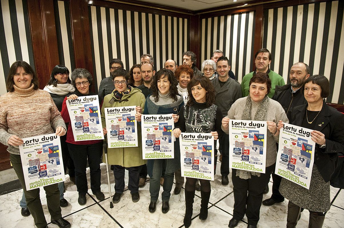 BAKeko kideak, gaurko manifestazioaren aurkezpenean. J. HERNAEZ / ARP. BAKeko kideak, gaurko manifestazioaren aurkezpenean. J. HERNAEZ / ARP.