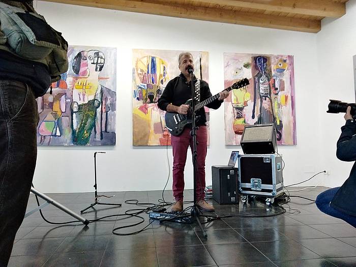 Joseba Tapia, 'Besamotzak' diskoaren aurkezpenean. BERRIA