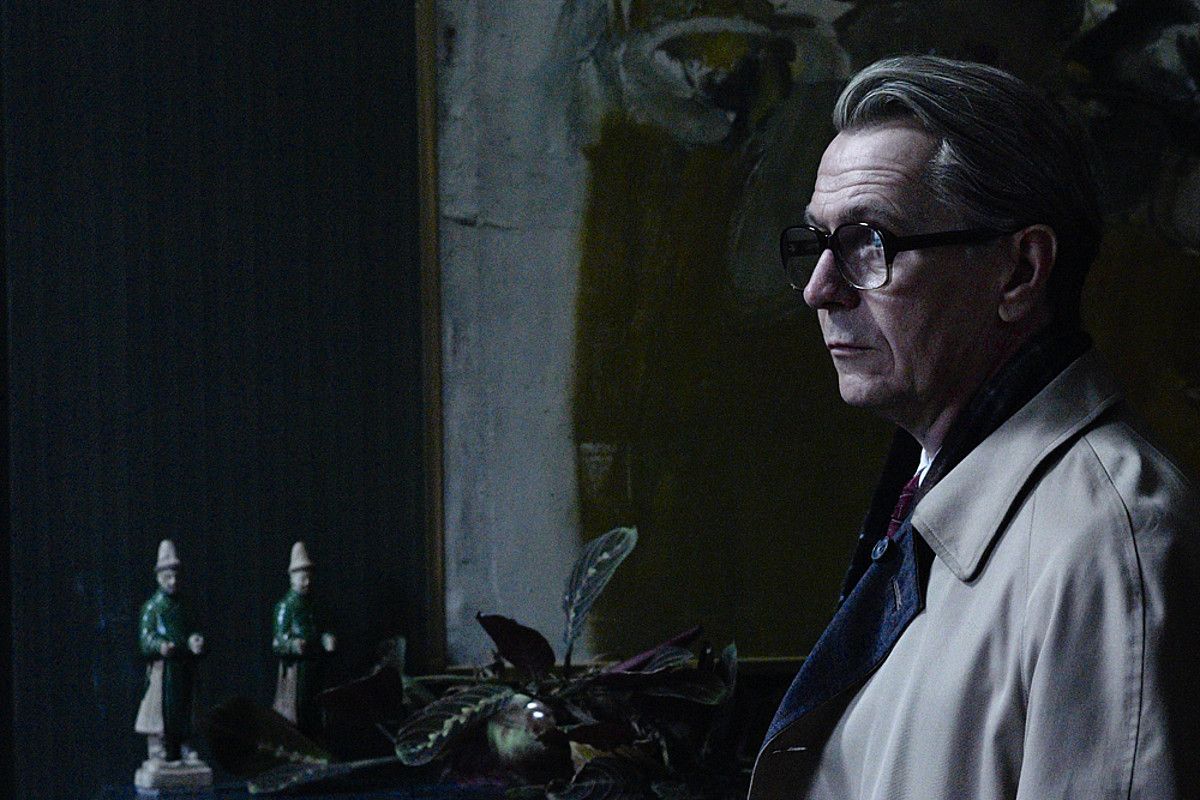 Gary Oldman da Smiley, John Le Carrek espioitza literaturari eginiko ekarpenik handiena. BERRIA.