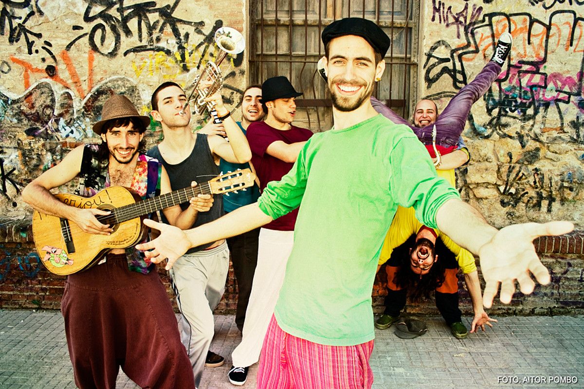 Bongo Botrako taldea Ondarroako Kafe Antzokian izango da gaur. BERRIA. Bongo Botrako taldea Ondarroako Kafe Antzokian izango da gaur. BERRIA.