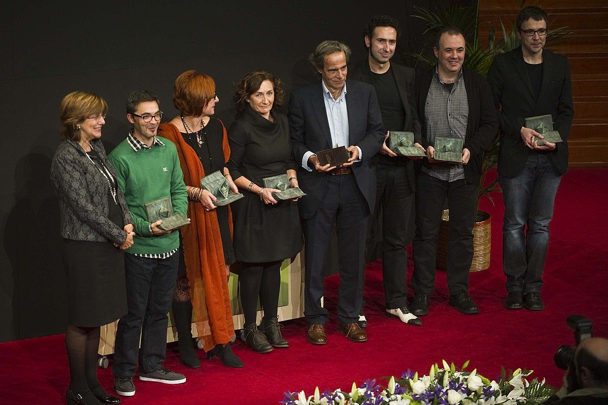 Blanca Urgell, Ur Apalategi, Miren Agur Meabe, Marije Sarrionandia, Iñaki Uriarte, Jon Bilbao, Karlos Zabala eta Iban Barrenetxea. JUANAN RUIZ / ARGAZKI PRESS.