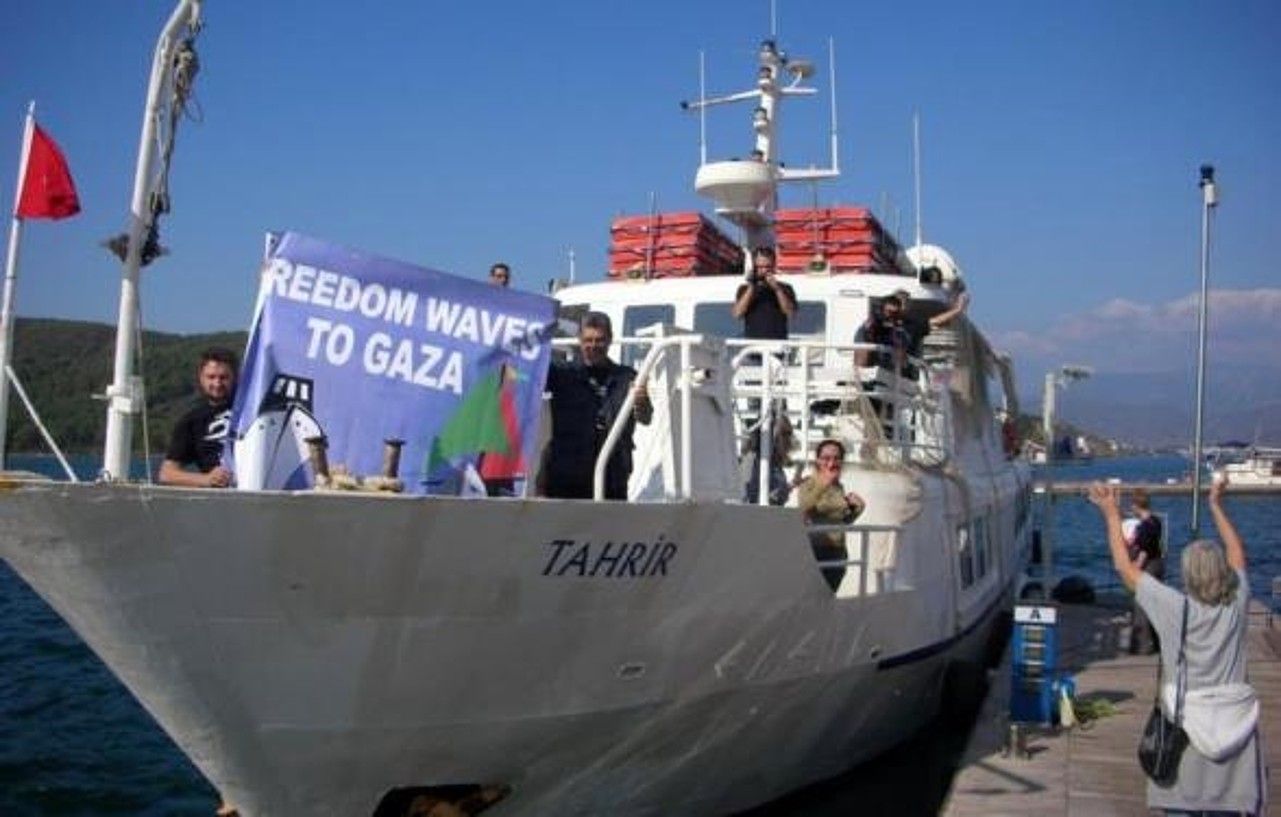 Askatasunaren Flotillako Tahrir Kanadako ontzia, Gazarako bidea hasi aurretik. ASKATASUNAREN FLOTILLA. Askatasunaren Flotillako Tahrir Kanadako ontzia, Gazarako bidea hasi aurretik. ASKATASUNAREN FLOTILLA.