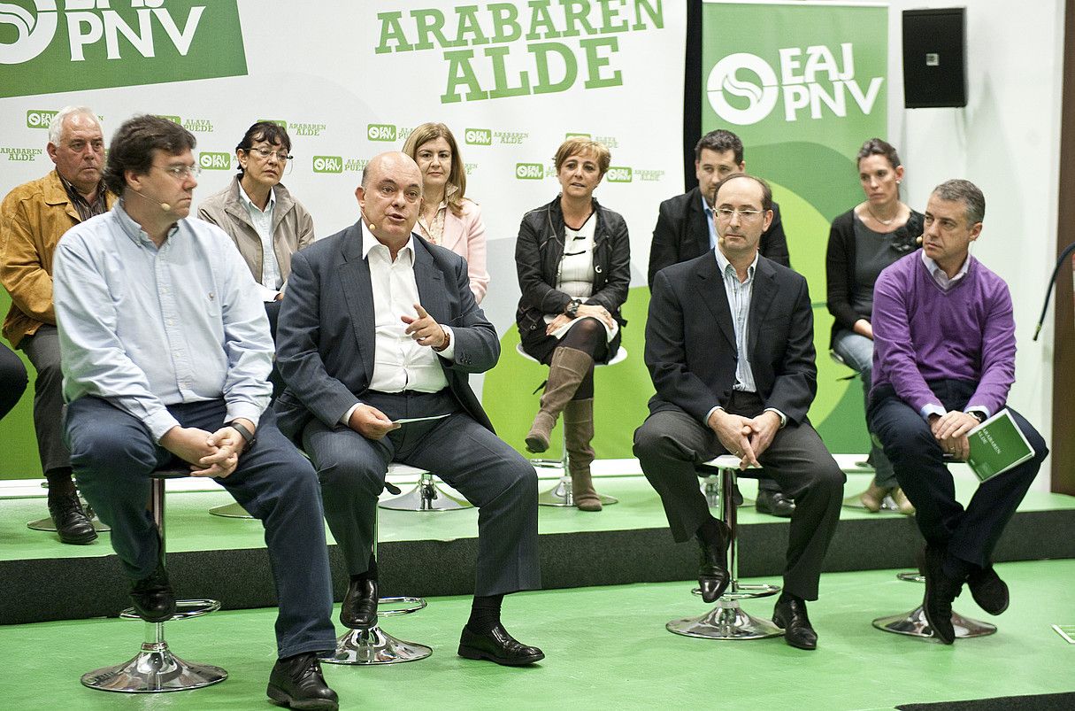 EAJk Gasteizen egin zuen atzo hauteskundeetako ekitaldia. JON HERNAEZ / ARGAZKI PRESS. EAJk Gasteizen egin zuen atzo hauteskundeetako ekitaldia. JON HERNAEZ / ARGAZKI PRESS.
