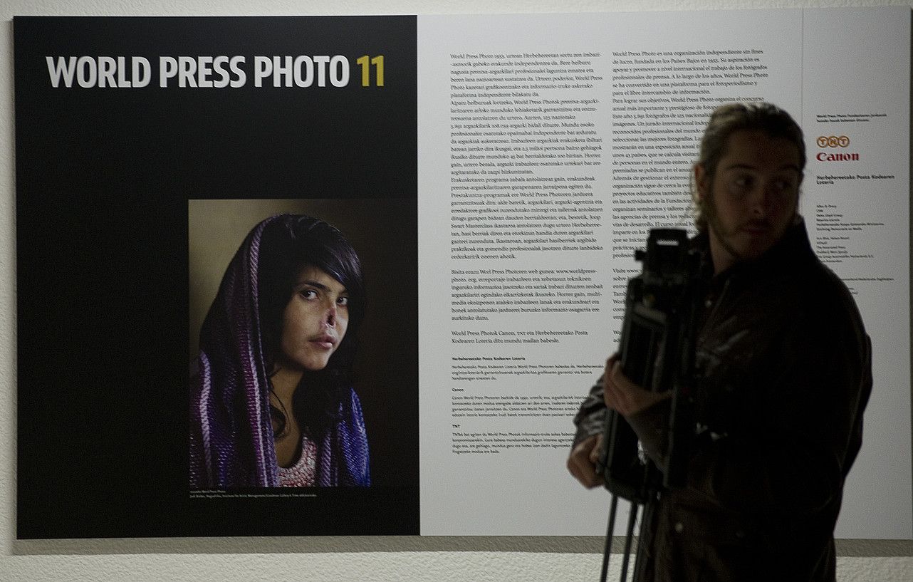 World Press Photo lehiaketa irabazi zuen argazkia Gasteizen ikus daiteke egunotan. RAUL BOGAJO / ARGAZKI PRESS.