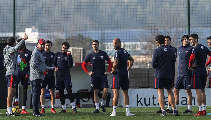 Iñigo Martinez, gaur, Atleticekin egin duen aurreneko entrenamenduan. MIGUEL TOñA, EFE