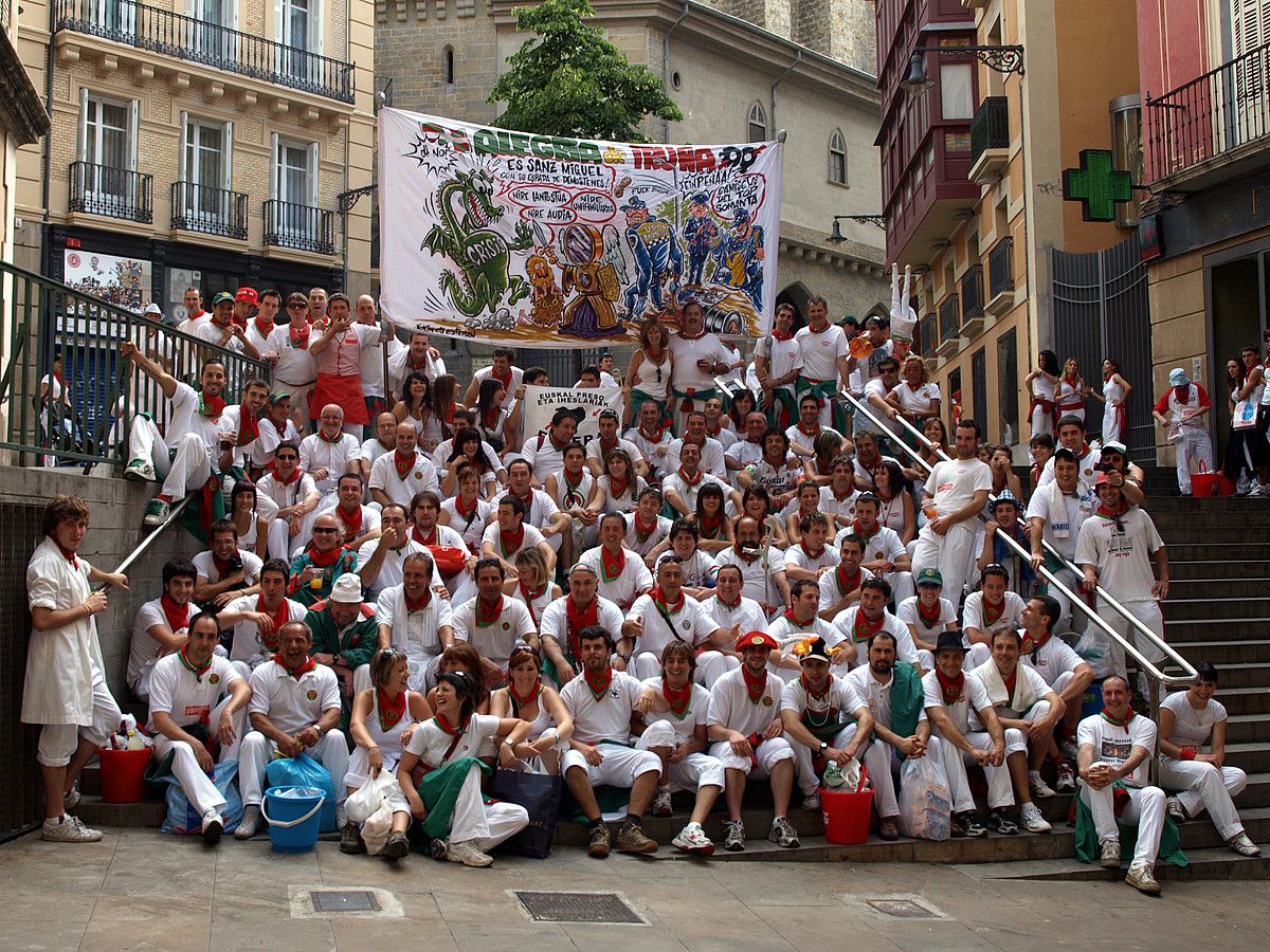 Alegria de Iruña peñako kideak, 2009. urtean. ALEGRIA DE IRUÑA.