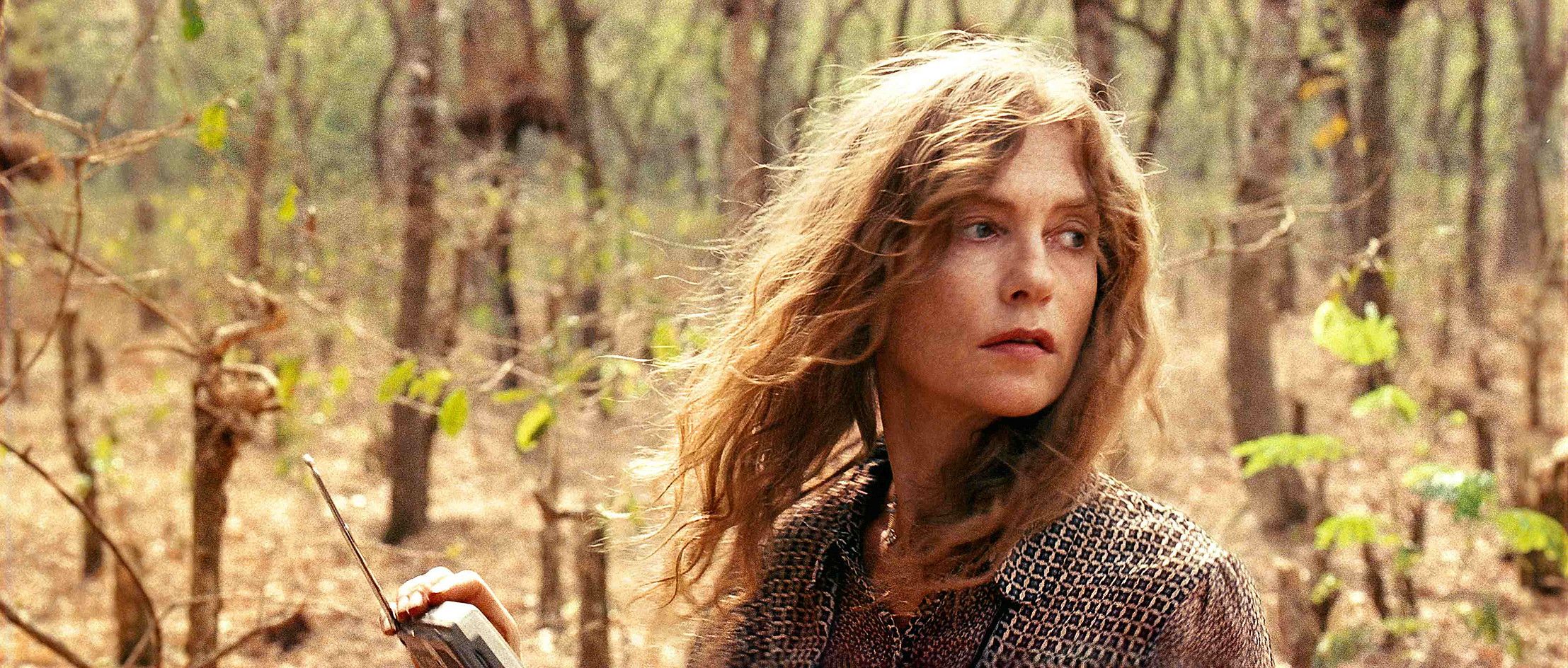 Isabelle Huppert aktorea kafe sail bateko jabea da White Material filmean. - / BERRIA. Isabelle Huppert aktorea kafe sail bateko jabea da White Material filmean. - / BERRIA.