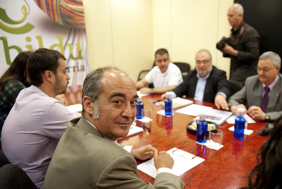 Bilduren eta PSE-EEren ordezkaritzen arteko bilera, atzo, Donostian. JUAN CARLOS RUIZ  / ARGAZKI PRESS.