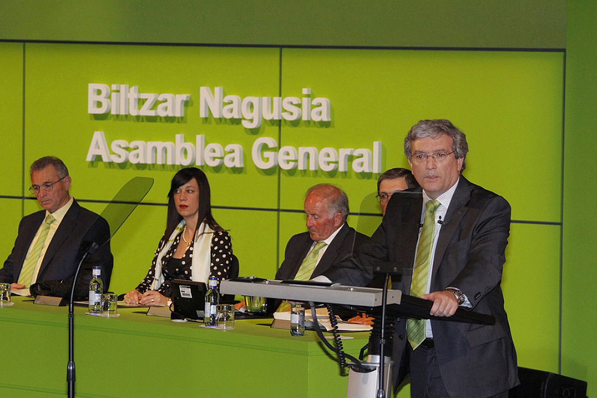 Carlos Oses Ipar Kutxako zuzendaria, aurtengo batzar nagusian, Bilbon. BERRIA. Carlos Oses Ipar Kutxako zuzendaria, aurtengo batzar nagusian, Bilbon. BERRIA.