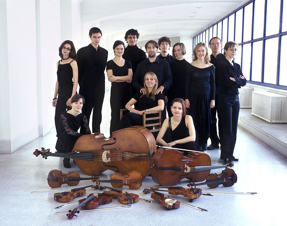 Berg orkestra musika garaikidea taularatzeko sortu zuten duela sei urte, Txekian. BERRIA.