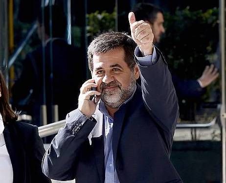 Jordi Sanchez, iazko urriaren 16an, Auzitegi Nazionalera bidean, espetxeratua izan aurretik. JUAN CARLOS HIDALGO, EFE