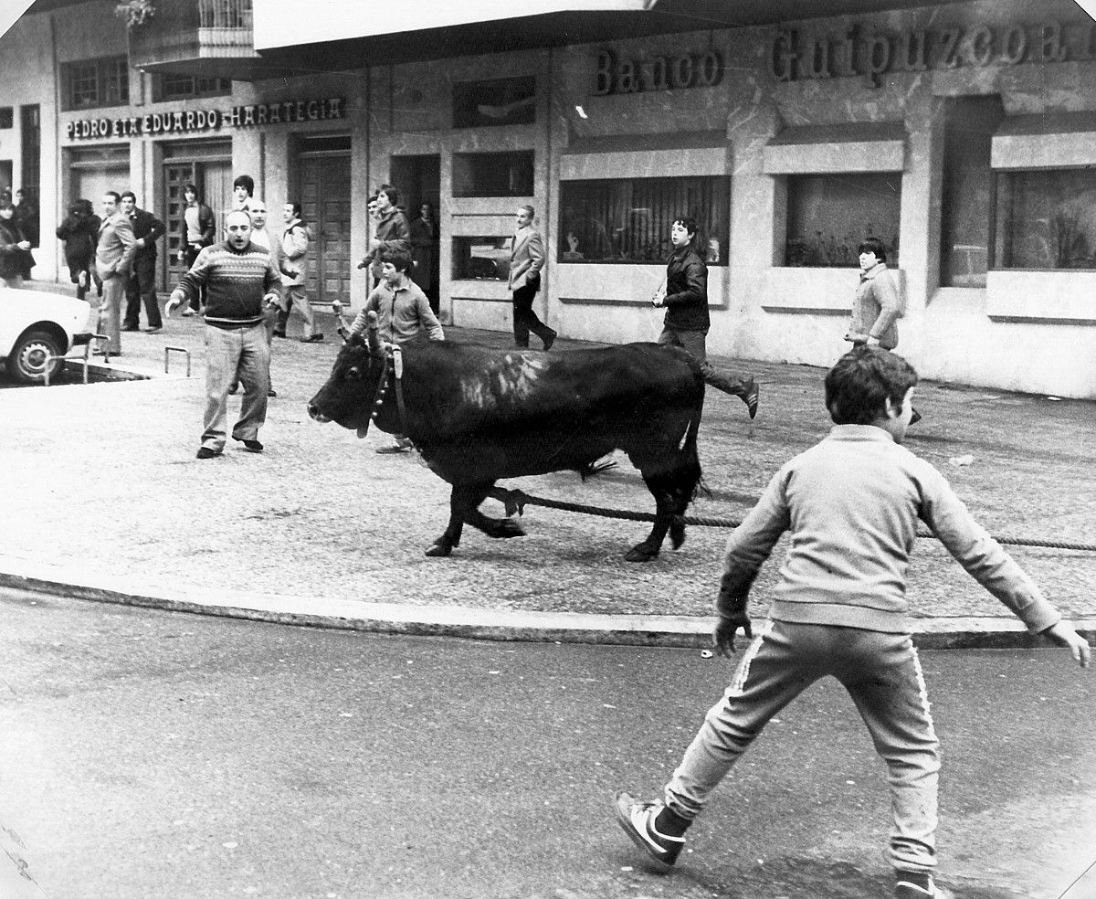 Inauterietan igande arratsaldeko sokamuturreko irteeran ateratako argazkia. JESUS DEL POZO.