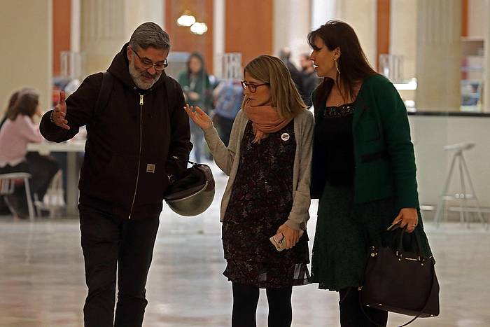 CUPeko diputatu Carles Riera eta Elsa Artadi eta Laura Borras JxCko diputatuak, artxibokoirudi batean. TONI ALBIR, EFE