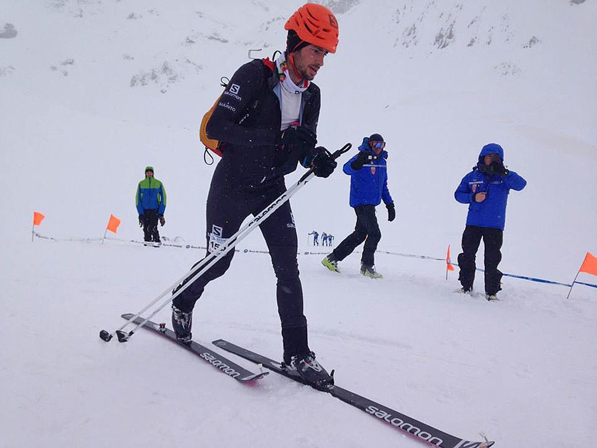 Kilian Jornet eskiatzaile kataluniarra, Baregesen lehiatzen. ALTITOY.