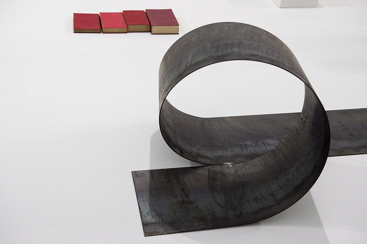 Karlos Martinezen erakusketako pieza bat. MARISOL RAMIREZ / ARGAZKI PRESS.