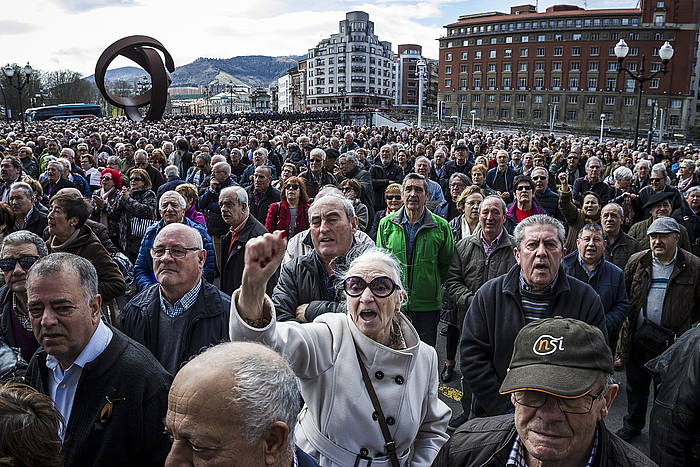 Pentsiodunen manifestazio handi bat, Bilbon, aurreko hilean. ARITZ LOIOLA / FOKU