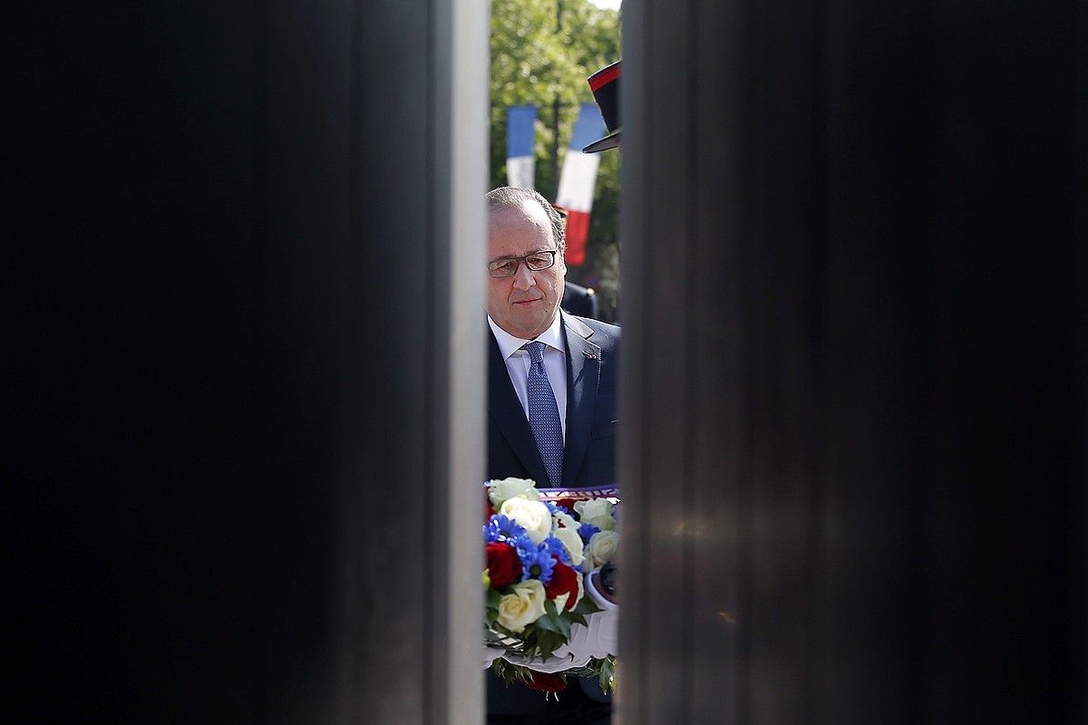 François Hollande Frantziako presidentea Bigarren Mundu Gerraren amaierako ekitaldi batean, iragan astean. PETIT TESSON / EFE.