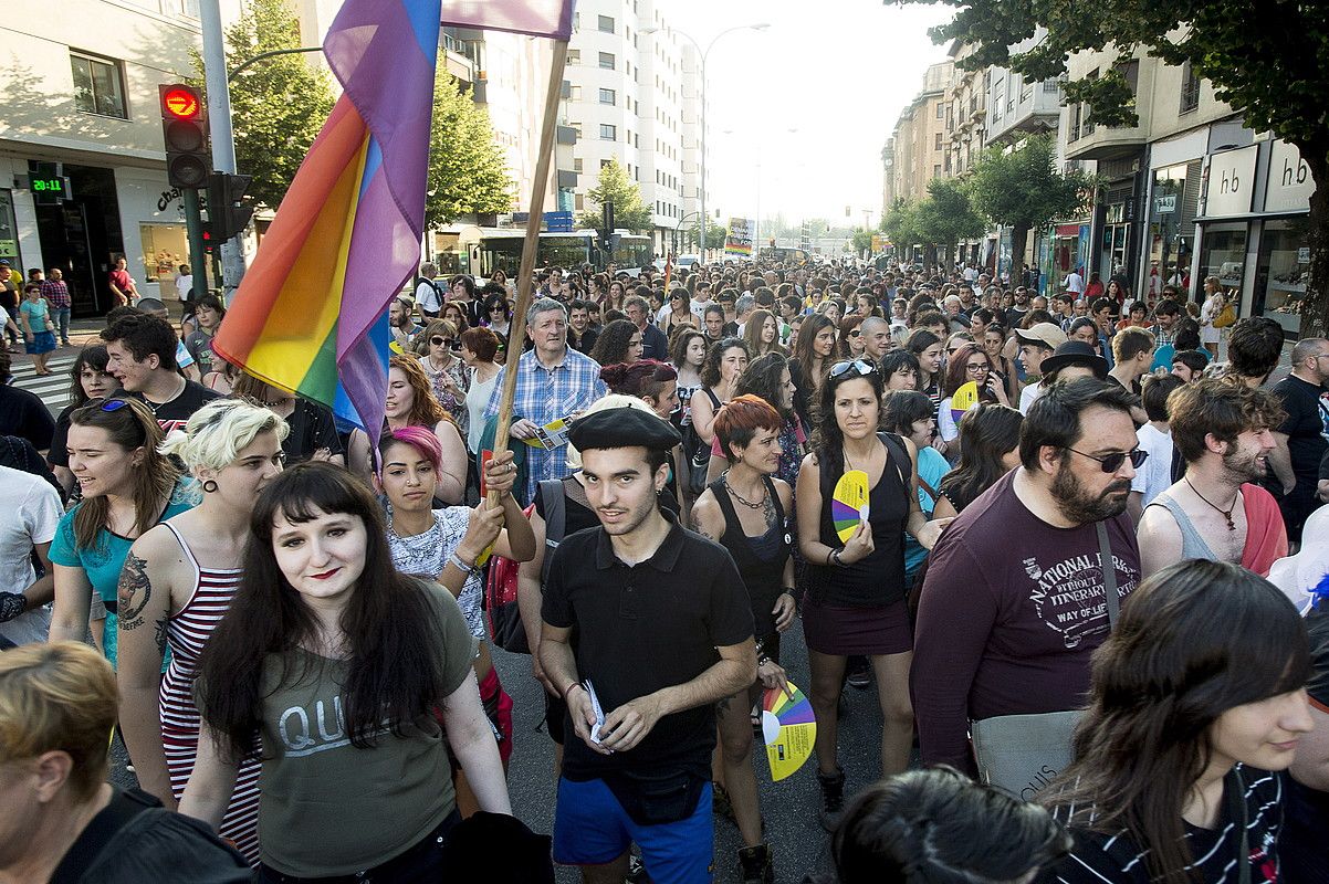 Ehunka lagun elkartu ziren manifestazioetan. Irudian, Iruñekoa. IÑIGO URIZ / ARP.