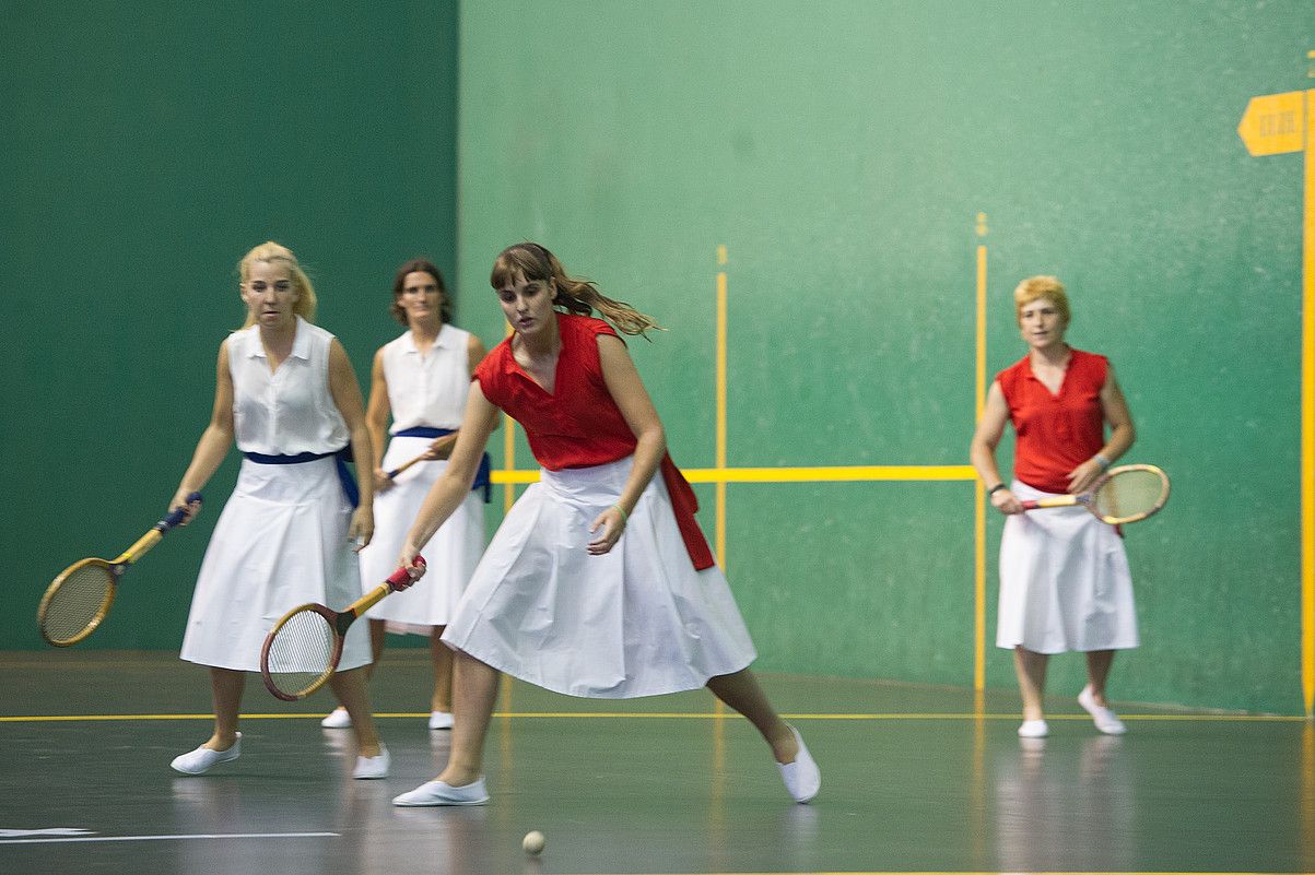 Erraketistak, Errenteriako Agustina Otaola frontoian, iaz. JUAN CARLOS RUIZ / ARP. Erraketistak, Errenteriako Agustina Otaola frontoian, iaz. JUAN CARLOS RUIZ / ARP.