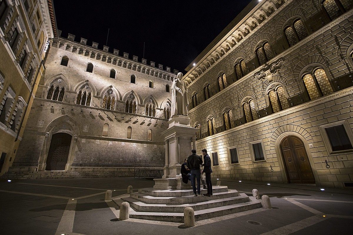 Monte dei Paschi di Sienaren egoitza. Europako bankurik zaharrena da, 1472an sortutakoa. MATTIA SEDDA / EFE.