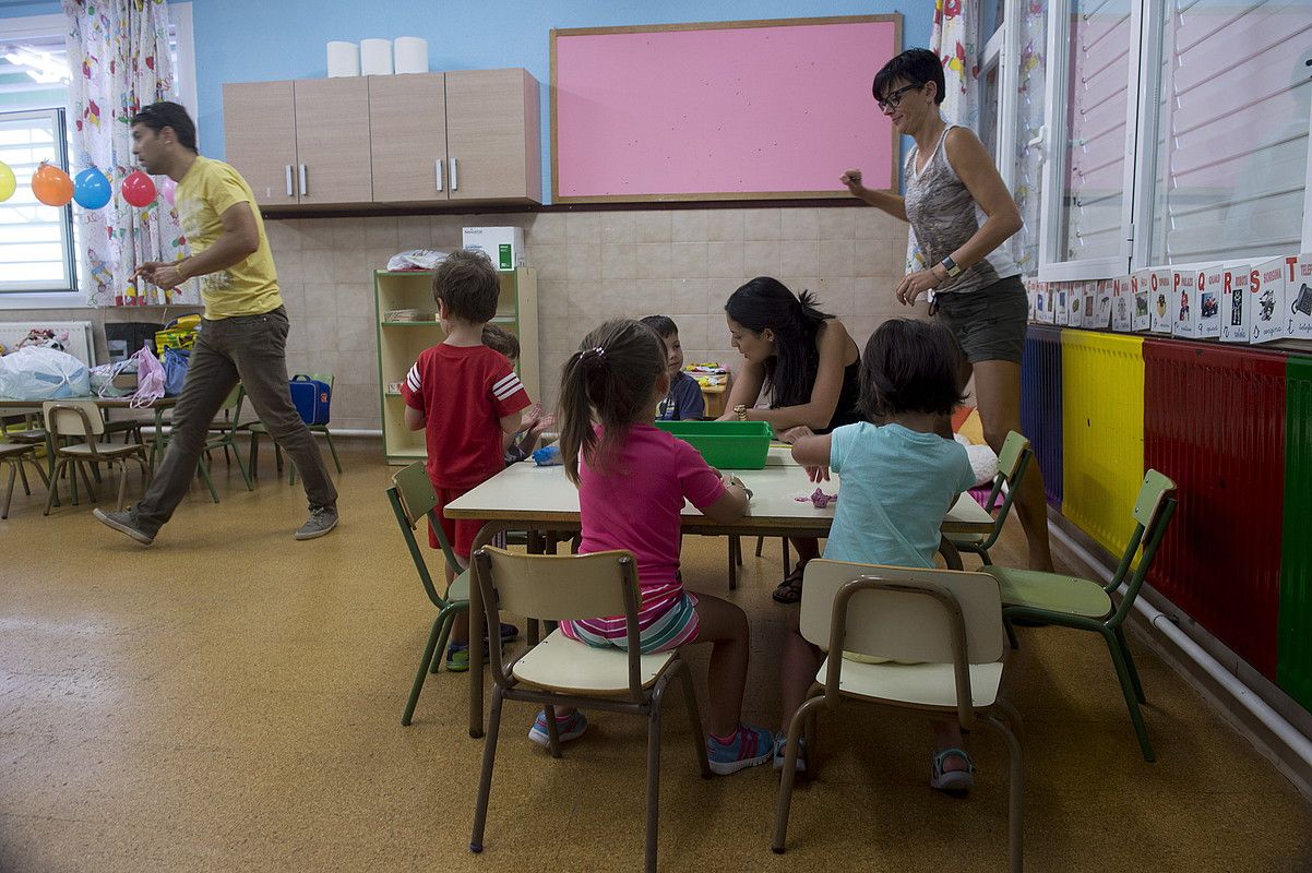 D ereduko 3 eta 4 urteko ikasleak Lodosako Martinez Baigorri ikastetxean, artxiboko irudi batean. IÑIGO URIZ / FOKU