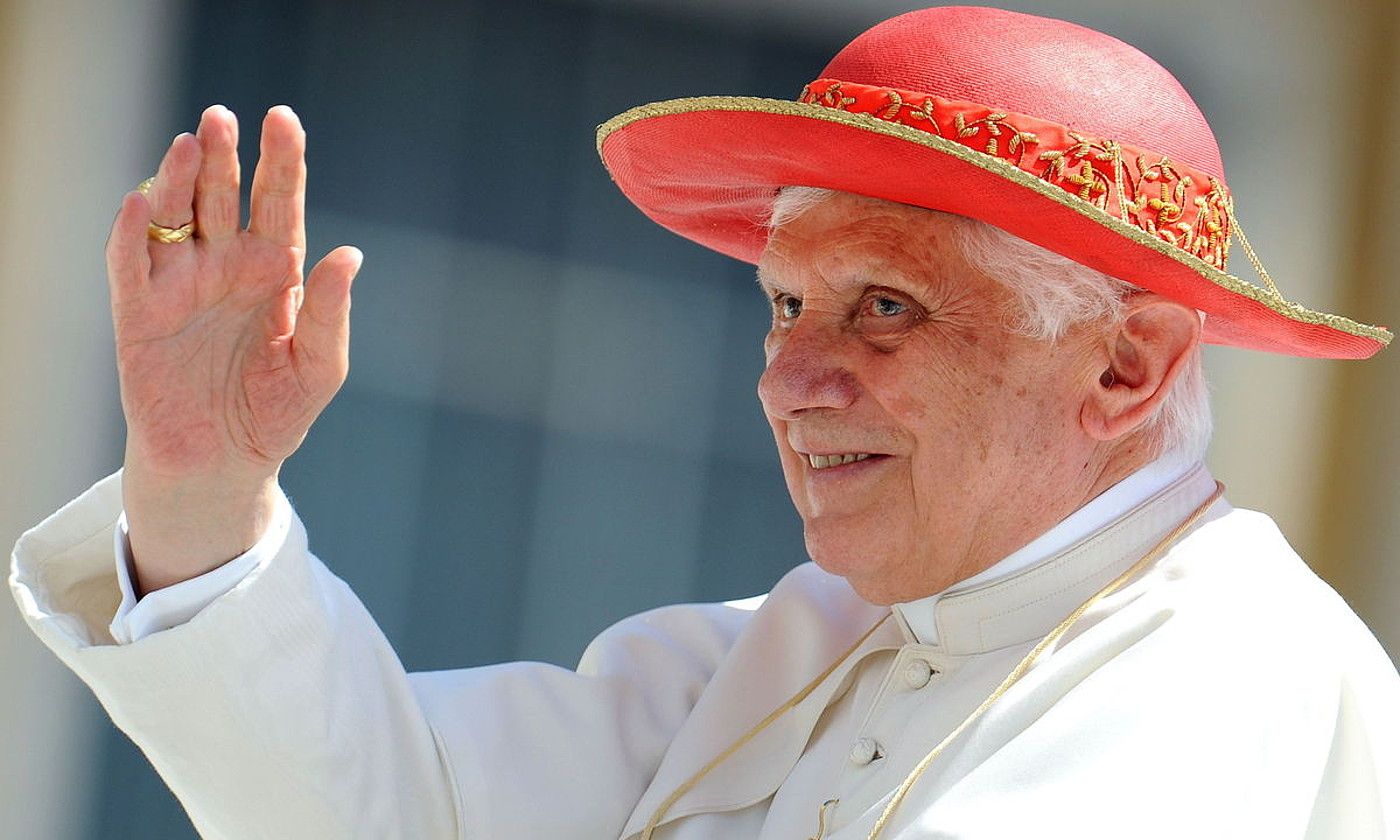Joseph Ratzinger, 2010eko ekainean, Vatikanoan. 2005etik 2013ra izan zen aita santua. ETTORE FERRARI / EFE.