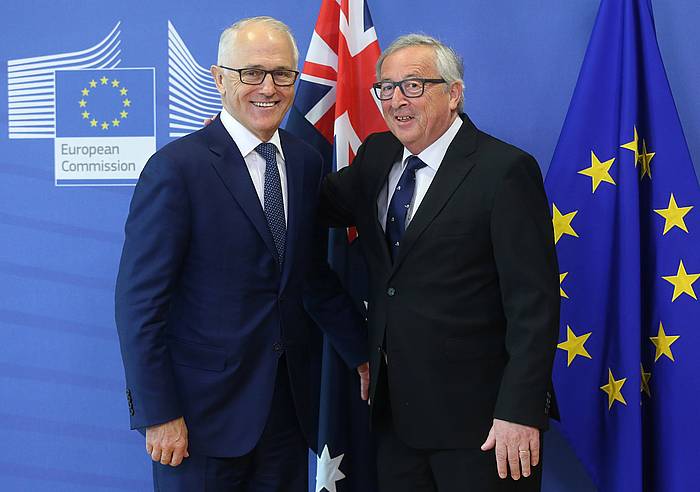 Malcolm Turnbull Australiako lehen ministroa eta Jean Claude Juncker Europako Batzordeko presidentea, joan den apirilean egin zuten bilera aurreko agerraldian. FRANCOIS WALSCHAERTS, EFE