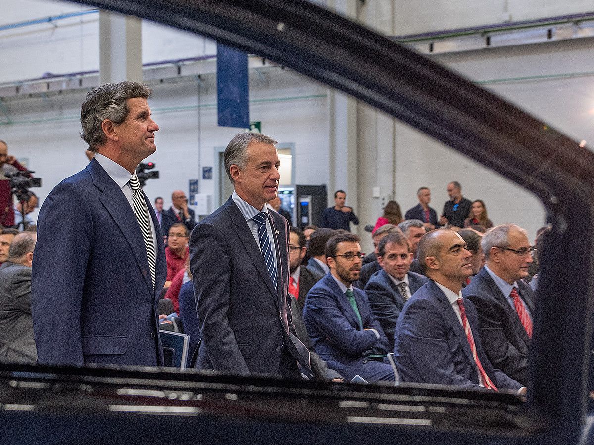 Francisco Riberas Gestampeko presidentea eta Iñigo Urkullu Jaurlaritzako lehendakaria, atzo, Zornotzan (Bizkaia). IIREKIA. Francisco Riberas Gestampeko presidentea eta Iñigo Urkullu Jaurlaritzako lehendakaria, atzo, Zornotzan (Bizkaia). IIREKIA.