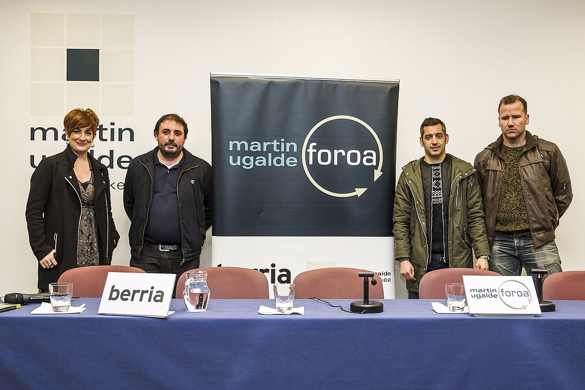 EH BIlduko Bakartxo Ruiz, Geroa Baiko Unai Uhalde, Ezkerrako Joseba Ezeolaza eta Ahal Dugu-ko Iñigo Pascual, Andoaingo Martin Ugalde Parkean, atzo. ARITZ LOIOLA / ARGAZKI PRESS. EH BIlduko Bakartxo Ruiz, Geroa Baiko Unai Uhalde, Ezkerrako Joseba Ezeolaza eta Ahal Dugu-ko Iñigo Pascual, Andoaingo Martin Ugalde Parkean, atzo. ARITZ LOIOLA / ARGAZKI PRESS.