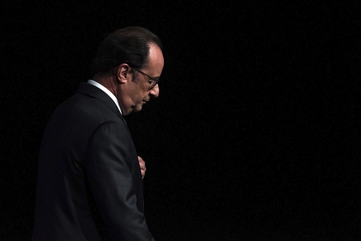 François Hollande Minbiziaren Nazioarteko Kongresuan, Parisen, joan den urrian. CHRISTOPHE PETIT TESSON / EFE.
