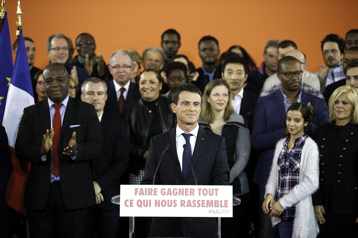 Manuel Valls, atzo, hautagaitza aurkezten, Evryn. YOAN VALAT / EFE.