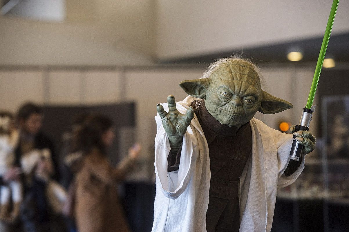 Star Wars pelikula sortako Yoda jedi maisuaren pieza, Iruñeko Baluarte aretoko erakusketan. J. MANTEROLA/ ARP. Star Wars pelikula sortako Yoda jedi maisuaren pieza, Iruñeko Baluarte aretoko erakusketan. J. MANTEROLA/ ARP.