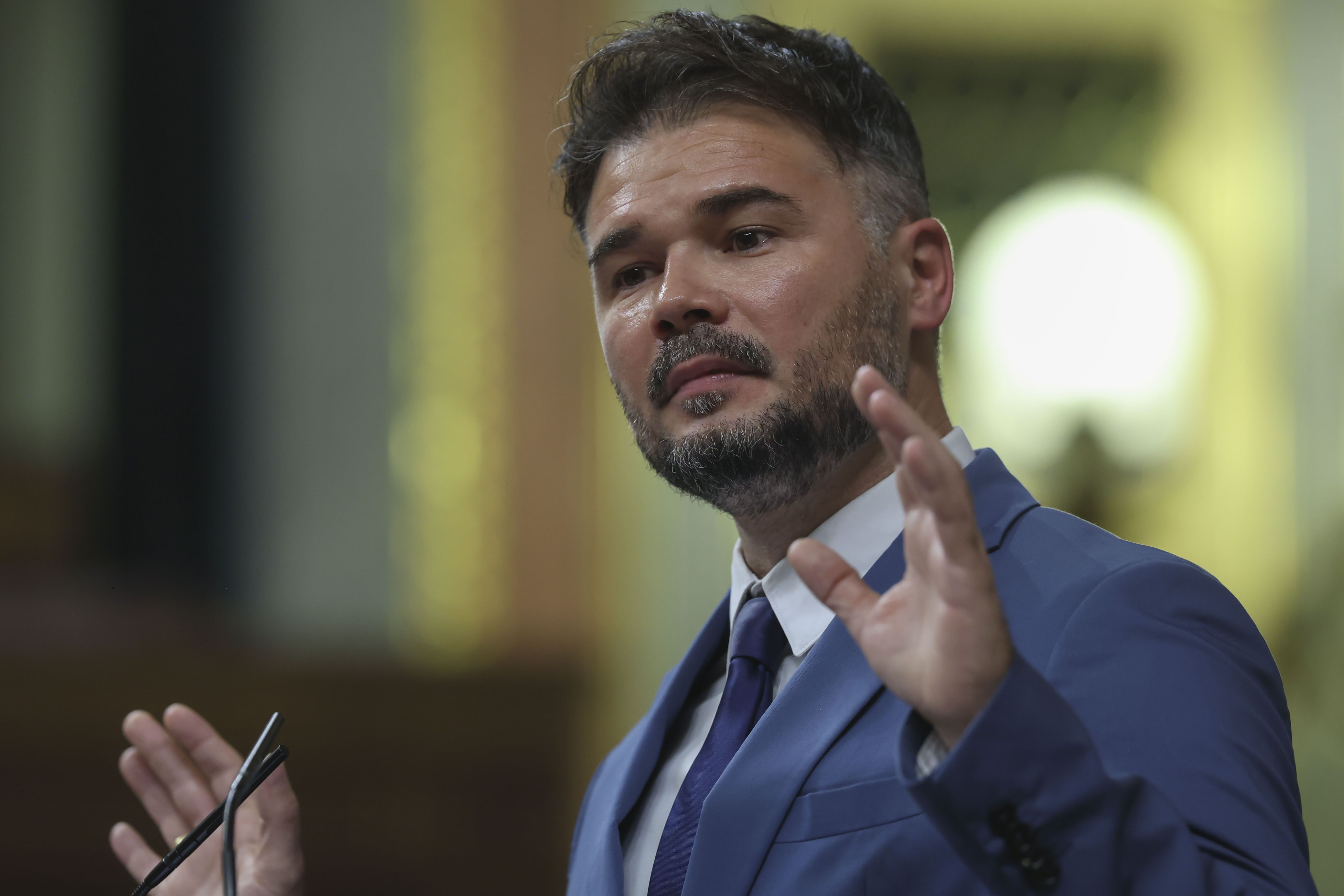 Gabriel Rufian ERCeko diputatua, Sanchezen inbestidura saioan. Gabriel Rufian ERCeko diputatua, Sanchezen inbestidura saioan.