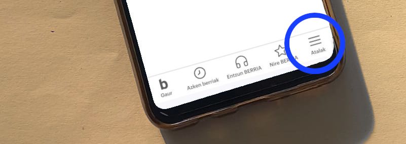BERRIA eskuko telefono batean. BERRIA eskuko telefono batean.