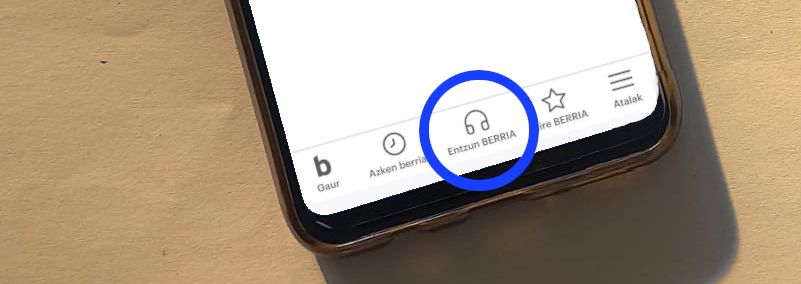 BERRIA eskuko telefono batean. BERRIA eskuko telefono batean.