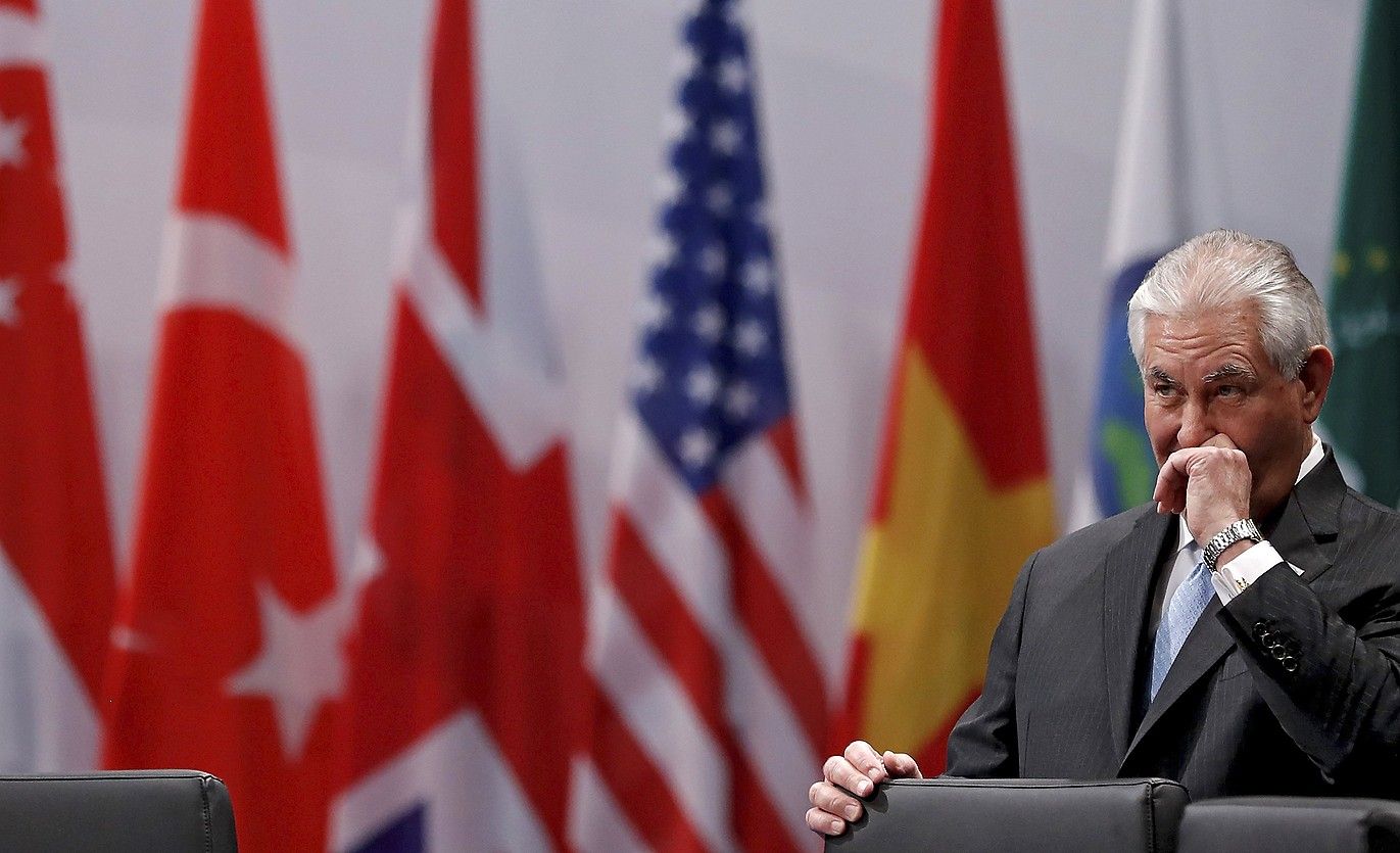 Rex Tillerman AEBetako Estatu idazkari berria, G20ko bere lehenbiziko bileran, Bonnen (Alemania). FRIEDEMANN VOGEL / EFE.