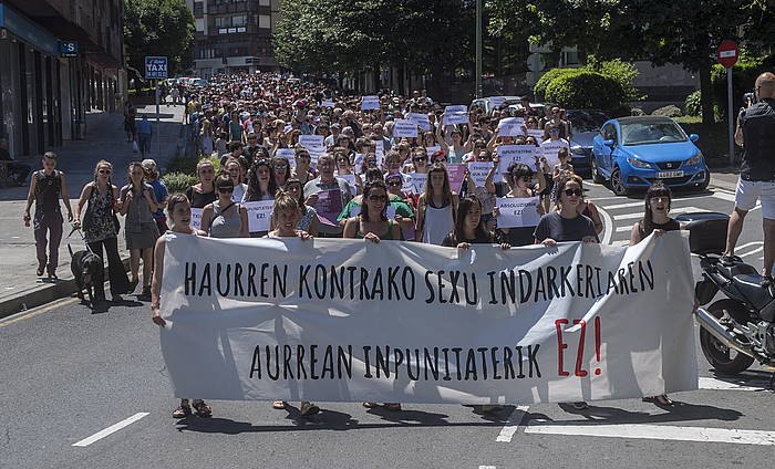 Haurren kontrako abusuen zigorgabetasuna salatzeko manifestazioa, gaur, Getxon (Bizkaia). JUANAN RUIZ, FOKU