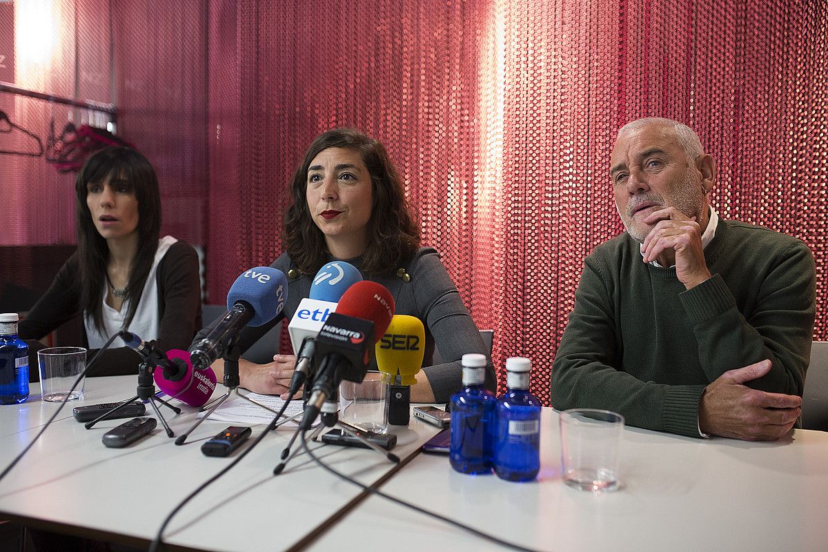 Irene Otal, Laura Perez eta Jose Ramon Urtasun, atzo. JAGOBA MANTEROLA / ARP. Irene Otal, Laura Perez eta Jose Ramon Urtasun, atzo. JAGOBA MANTEROLA / ARP.