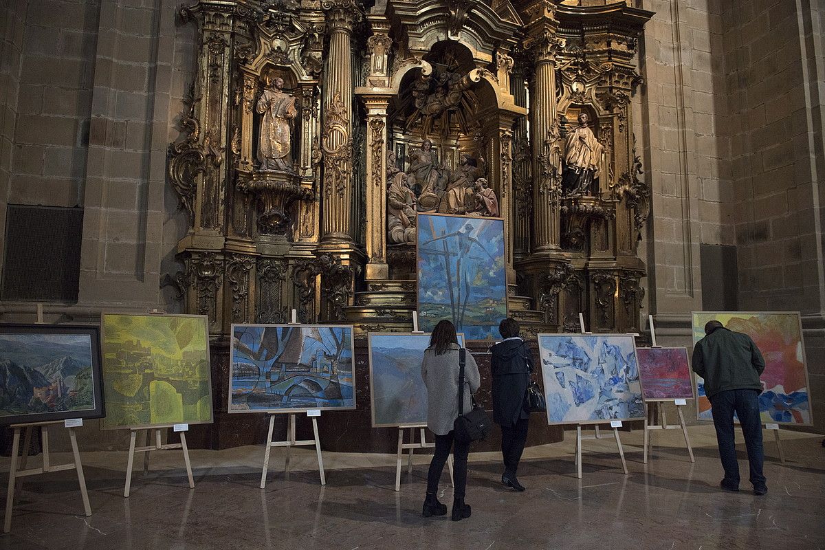 Alvarez de Eulateren lanak uztailaren 25era arte egongo dira Donostiako Santa Maria basilikan. JUAN CARLOS RUIZ / ARP.