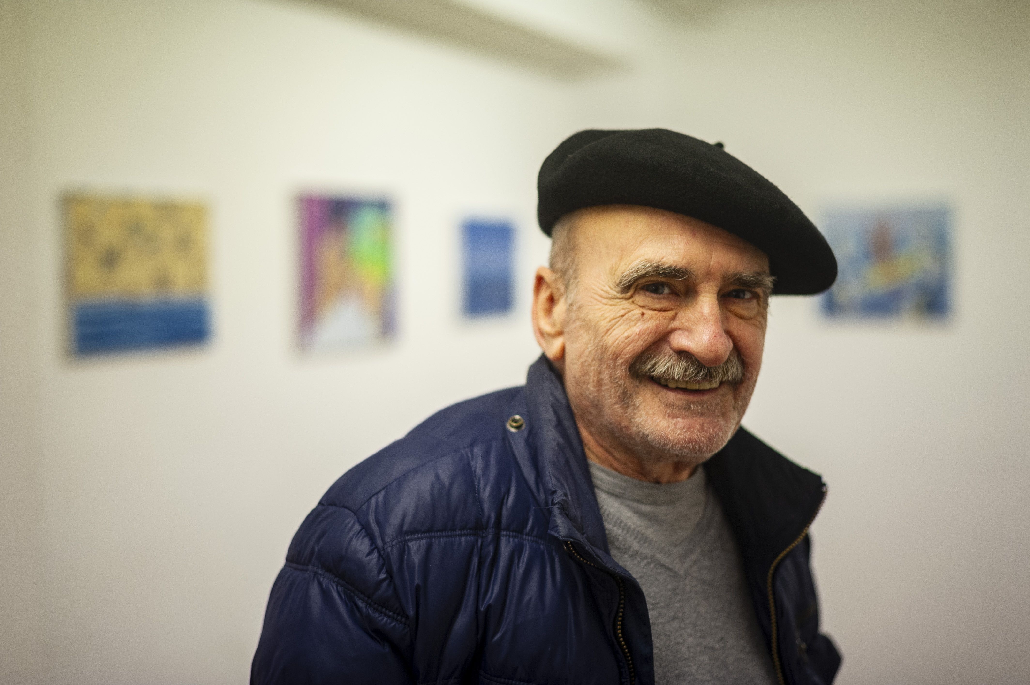 (ID_13427332) (Jaizki Fontaneda/@FOKU) 2023-12-14, Gasteiz. Simonides komikigile eta margolariaren erakusketa Zuloa Irudian