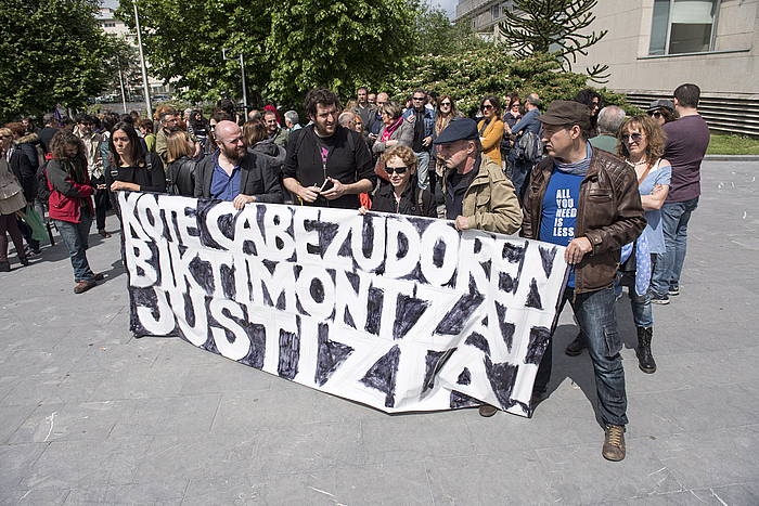 Cabezudoren biktimentzat justizia eskatzeko elkarretaratze bat, Donostian. JUAN CARLOS RUIZ, FOKU