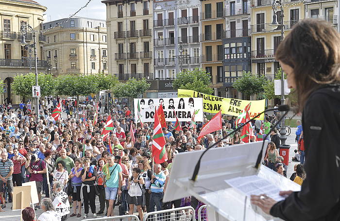 Manifestazioa Gazteluko plazan amaitu da. IDOIA ZABALETA, FOKU