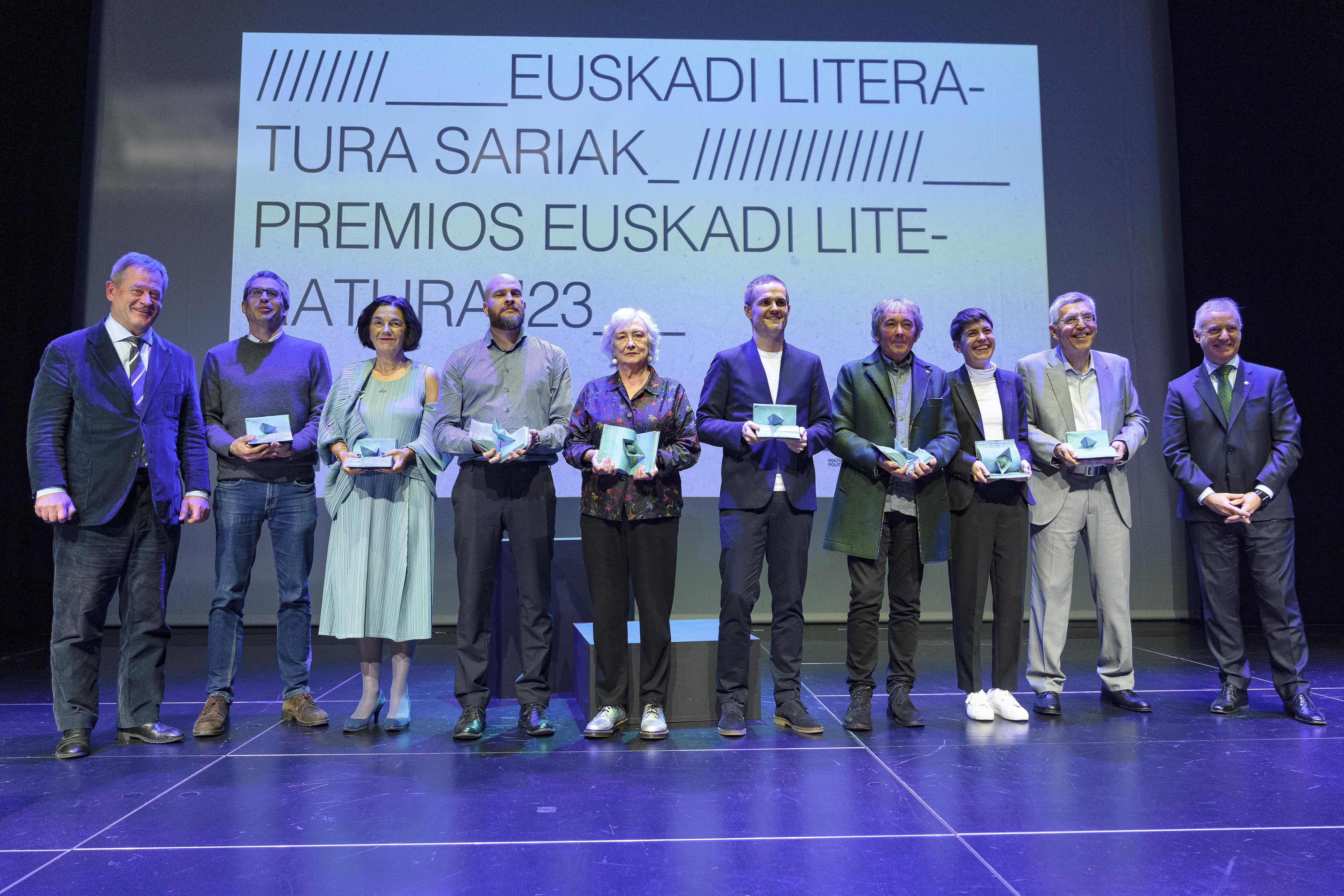 (ID_13351279) Euskadi literatura sariak