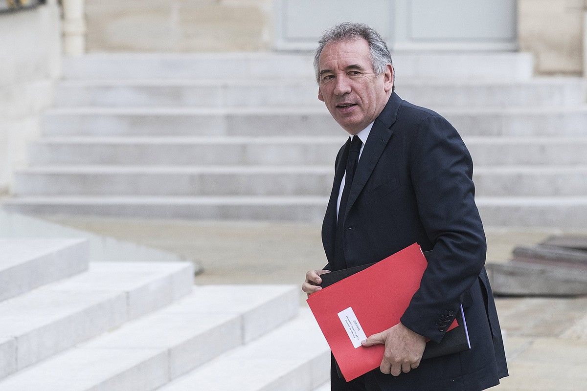 François Bayrou, joan den hilean, Eliseora sartzen. ETIENNE LAURENT / EFE.