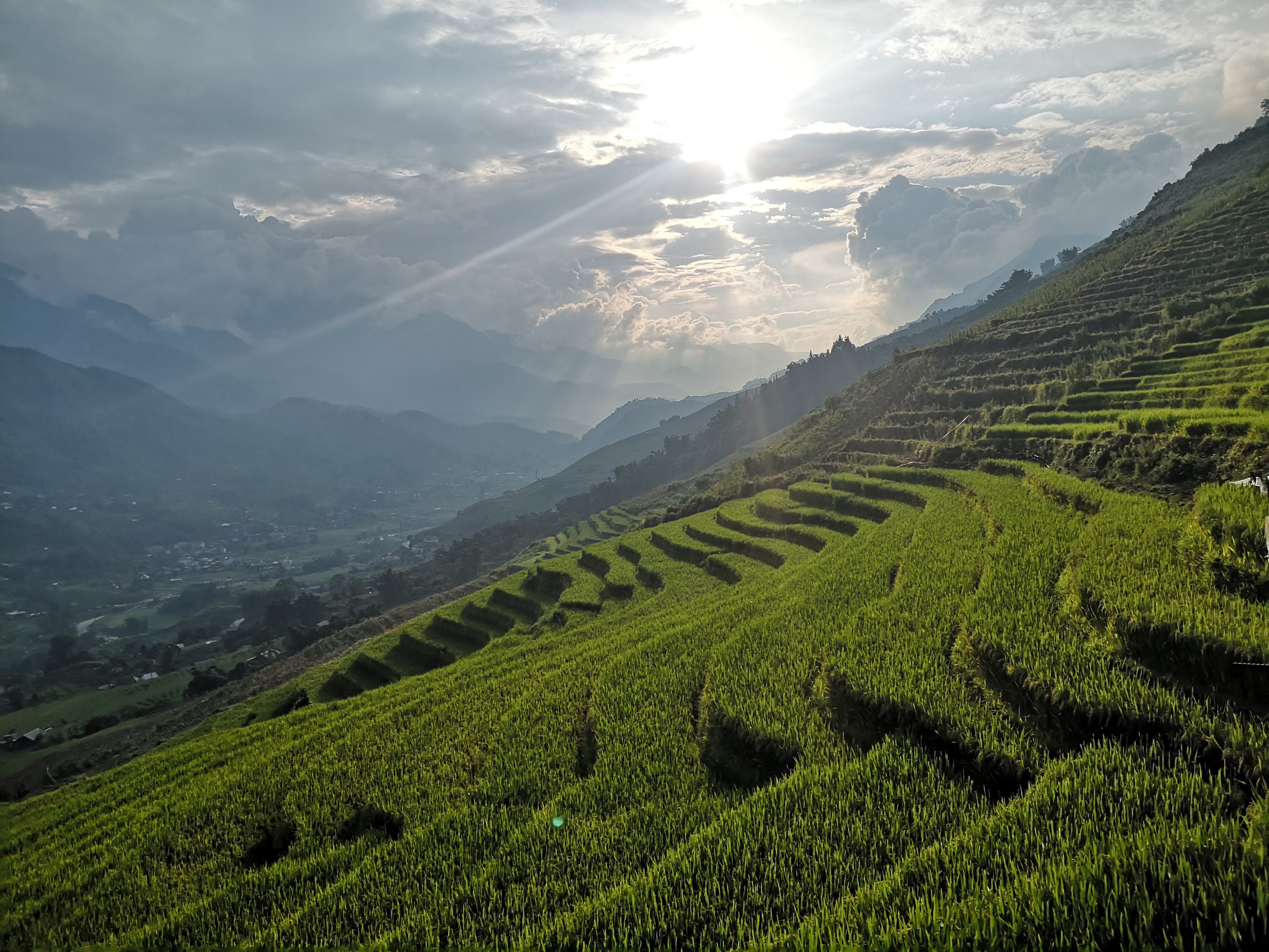 BIDAIA ETA MENDI KRONIKEN LEHIAKETA - VIETNAM