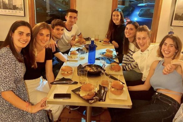 Bim Bam Bum Burger jatetxea, Arrasaten (Gipuzkoa) Bim Bam Bum Burger jatetxea, Arrasaten (Gipuzkoa)