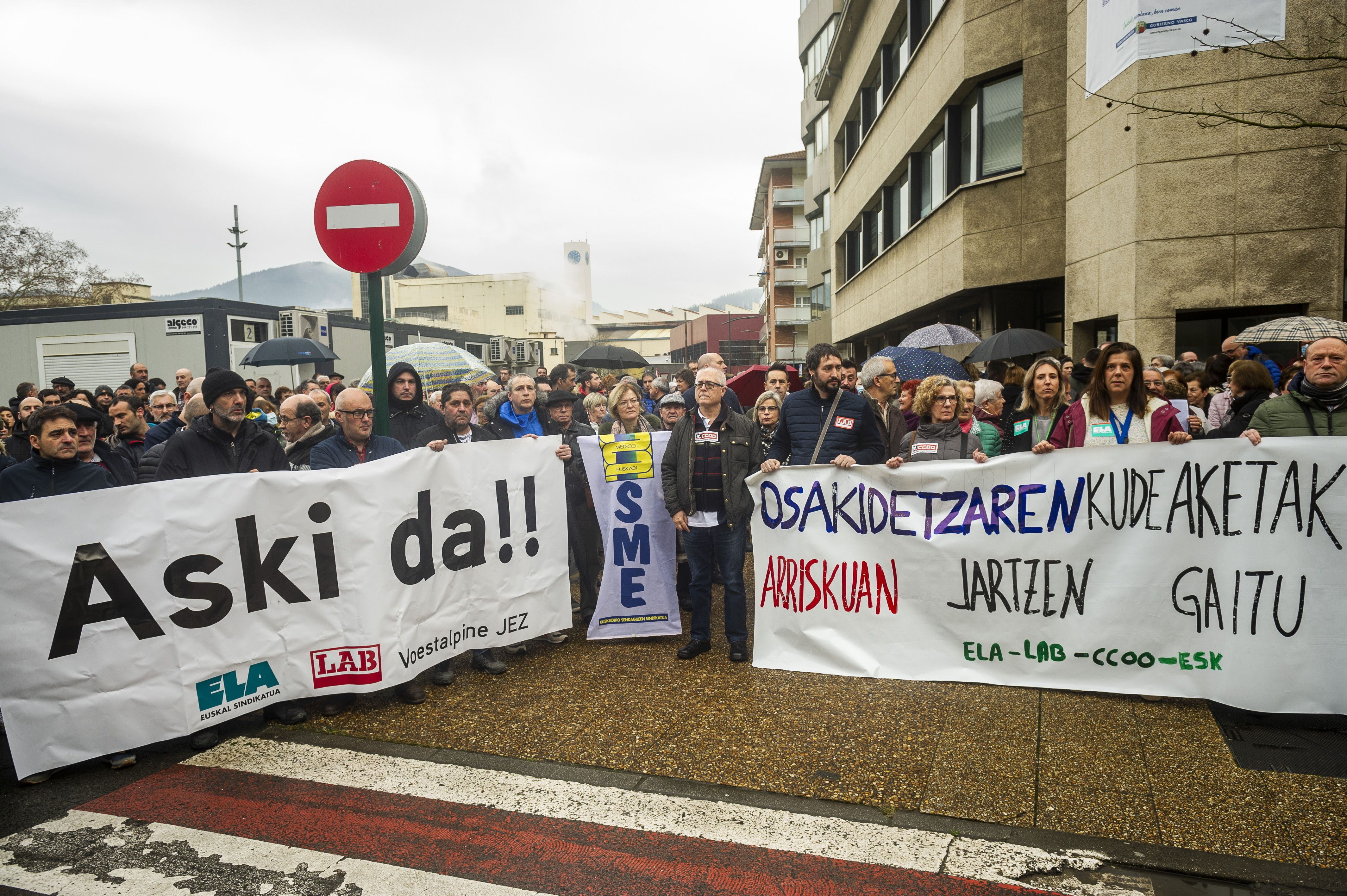 Sindikatuen protesta Laudioko anbulatorioak medikurik ez zegoenean gaixo bat hil zela salatzeko