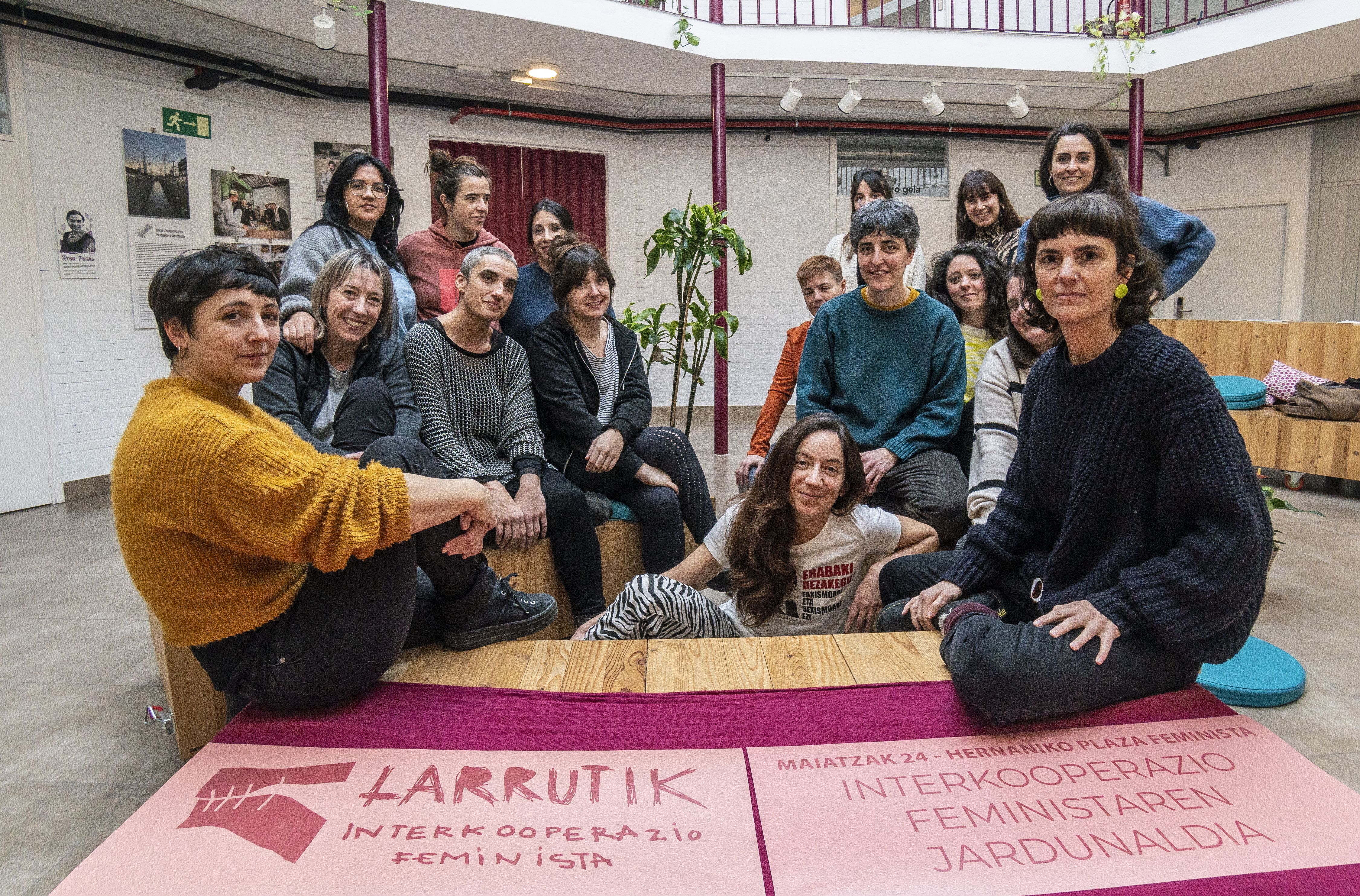 Larrutik Interkooperazio Feministarako sarea.