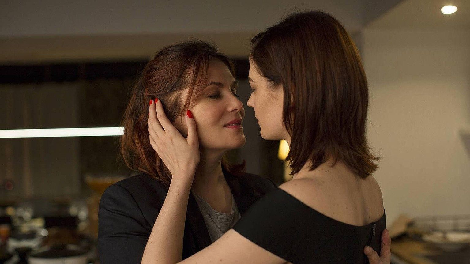 Emmanuelle Seigner eta Eva Green aktoreak, filmeko eszena batean. BERRIA. Emmanuelle Seigner eta Eva Green aktoreak, filmeko eszena batean. BERRIA.
